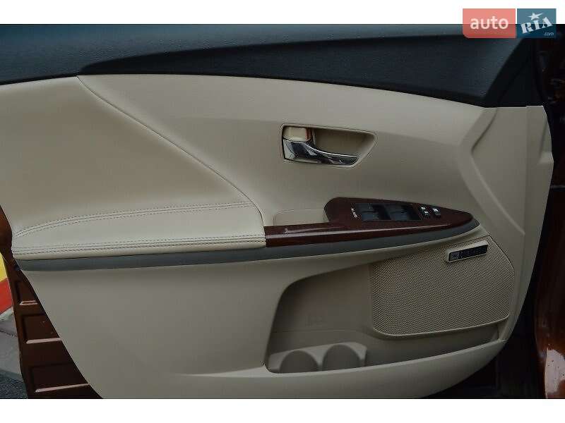 Внедорожник / Кроссовер Toyota Venza 2010 в Львове