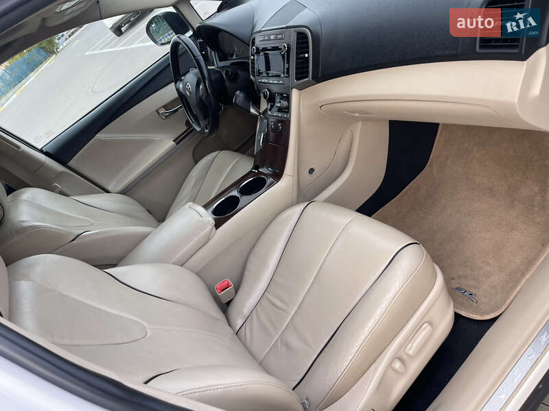 Позашляховик / Кросовер Toyota Venza 2010 в Одесі