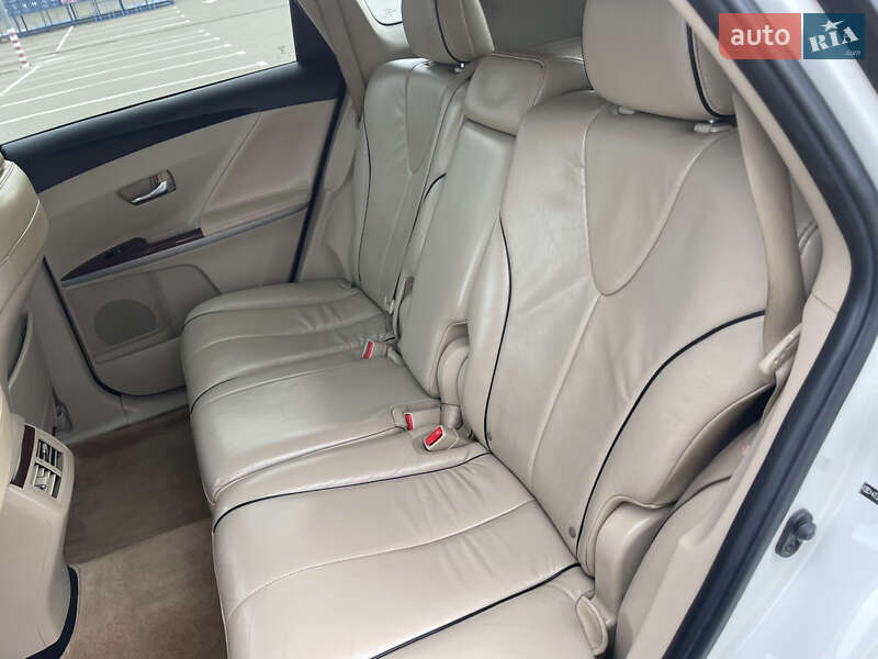 Позашляховик / Кросовер Toyota Venza 2010 в Одесі