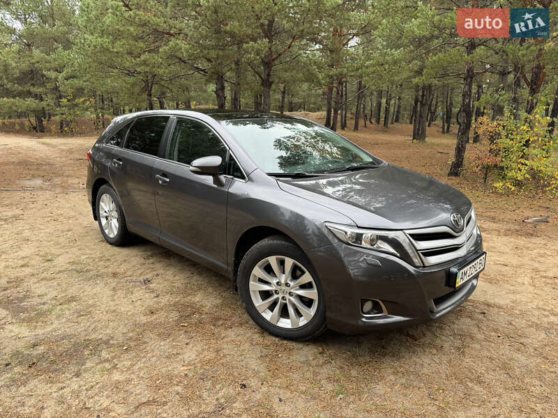 Позашляховик / Кросовер Toyota Venza 2014 в Житомирі