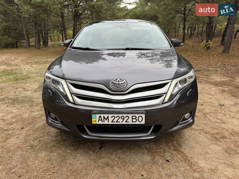Позашляховик / Кросовер Toyota Venza 2014 в Житомирі