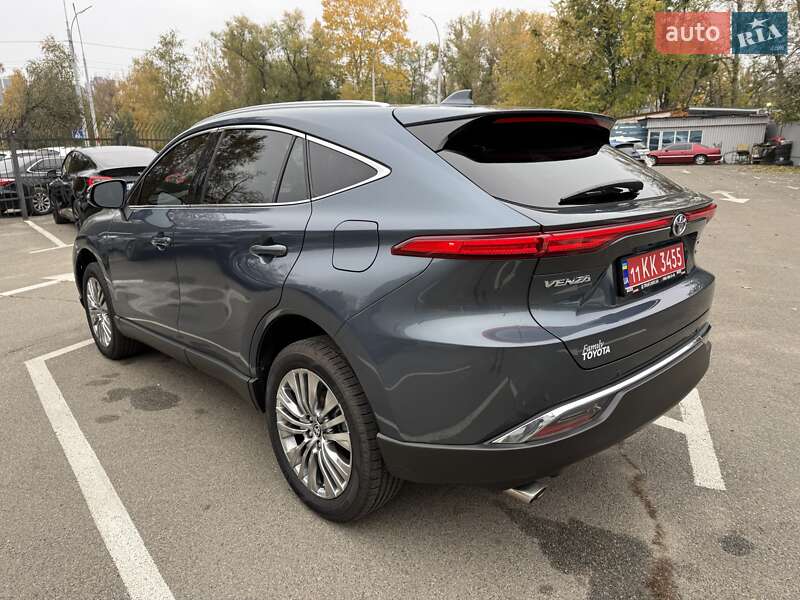 Внедорожник / Кроссовер Toyota Venza 2022 в Киеве