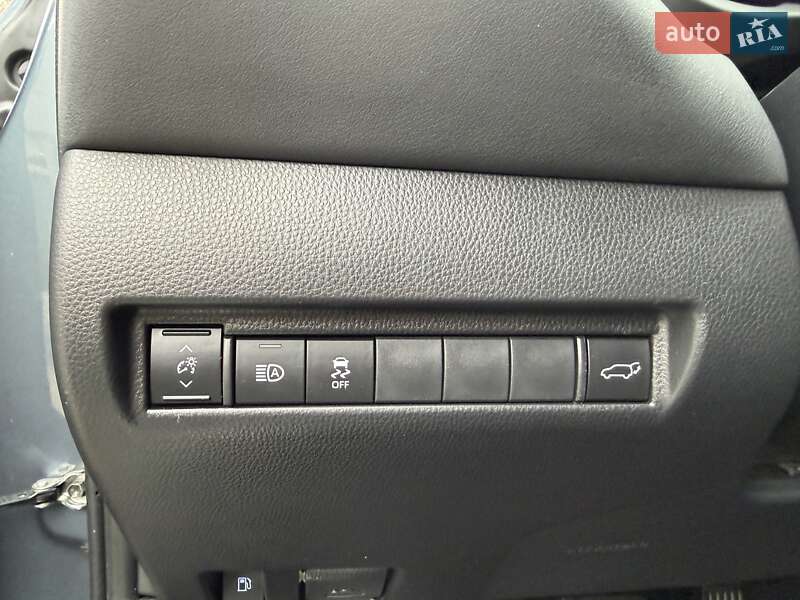 Внедорожник / Кроссовер Toyota Venza 2022 в Киеве