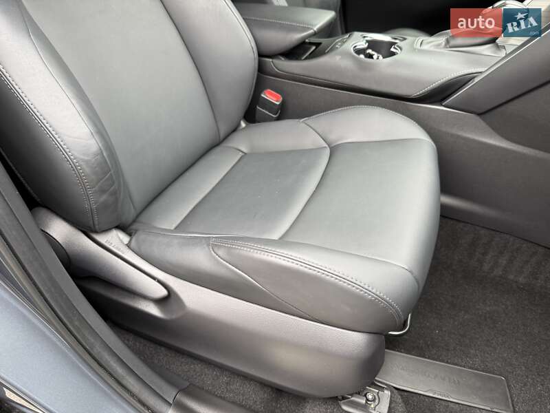 Внедорожник / Кроссовер Toyota Venza 2022 в Киеве