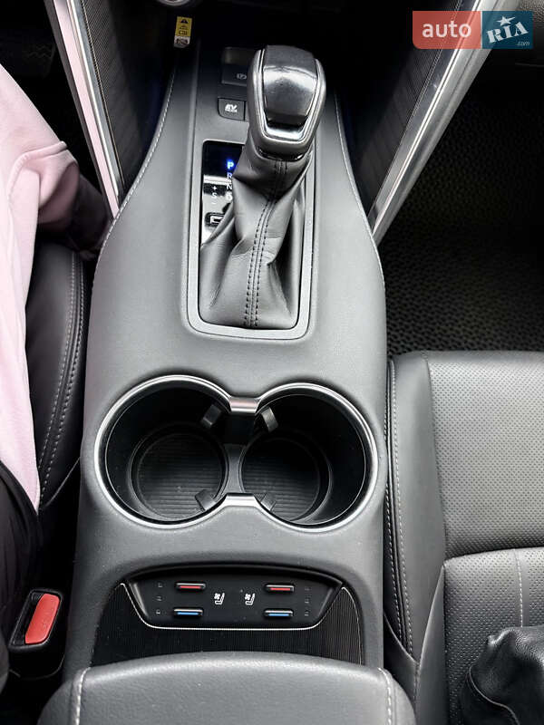 Позашляховик / Кросовер Toyota Venza 2021 в Одесі фото 29 Позашляховик / Кросовер Toyota Venza 2021 в Одесі