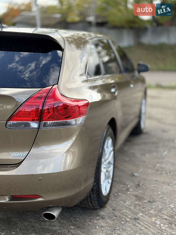 Внедорожник / Кроссовер Toyota Venza 2011 в Новой Водолаге