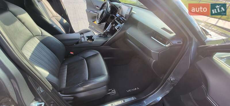 Позашляховик / Кросовер Toyota Venza 2020 в Ірпені