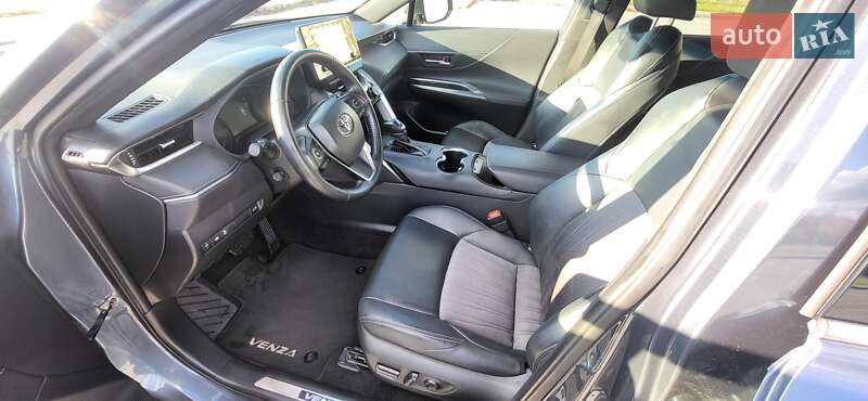 Позашляховик / Кросовер Toyota Venza 2020 в Ірпені