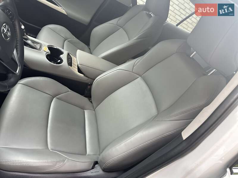 Внедорожник / Кроссовер Toyota Venza 2023 в Белой Церкви