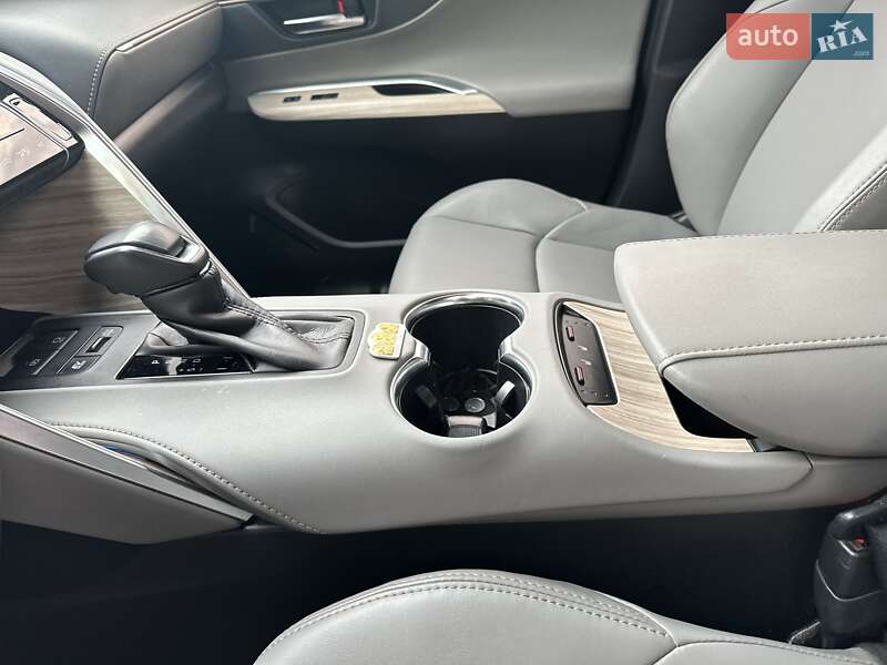 Внедорожник / Кроссовер Toyota Venza 2023 в Белой Церкви