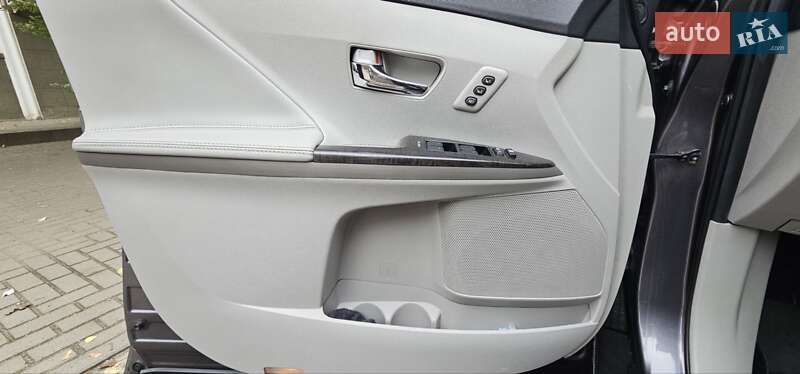 Внедорожник / Кроссовер Toyota Venza 2014 в Днепре