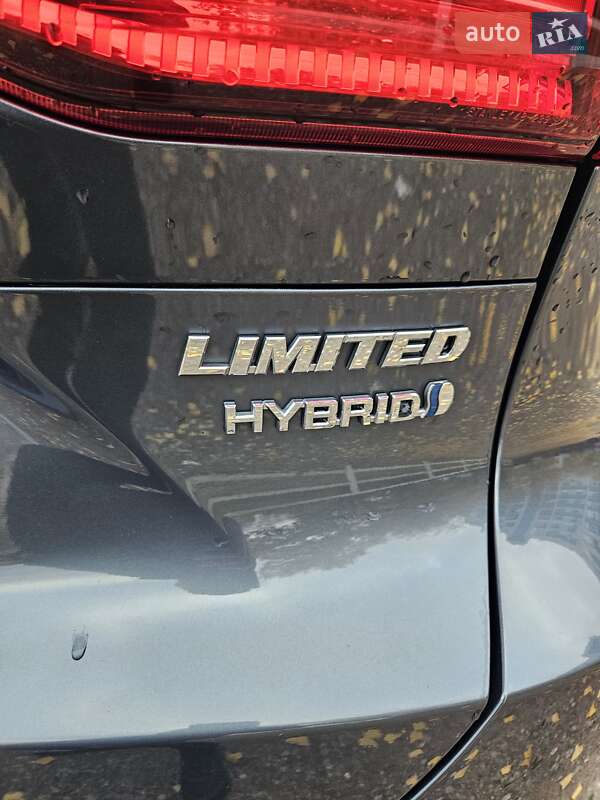 Позашляховик / Кросовер Toyota Venza 2021 в Черкасах