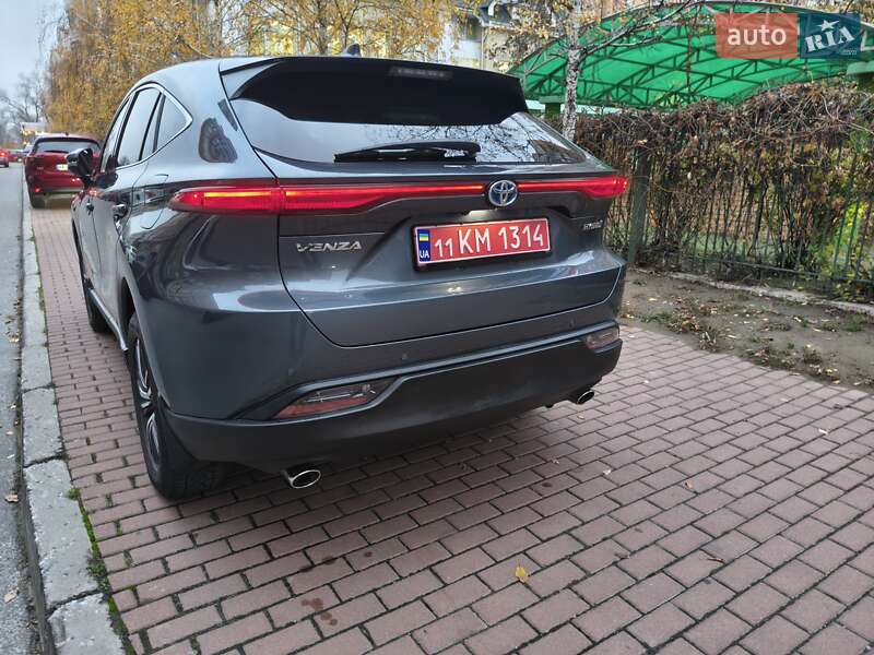 Внедорожник / Кроссовер Toyota Venza 2021 в Киеве
