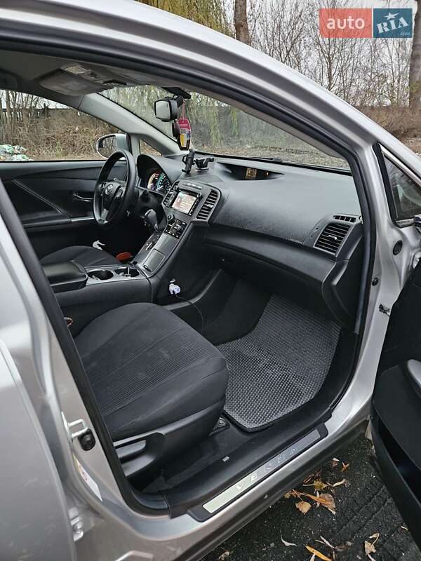 Внедорожник / Кроссовер Toyota Venza 2013 в Калиновке