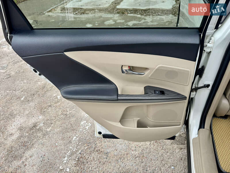 Внедорожник / Кроссовер Toyota Venza 2010 в Киеве