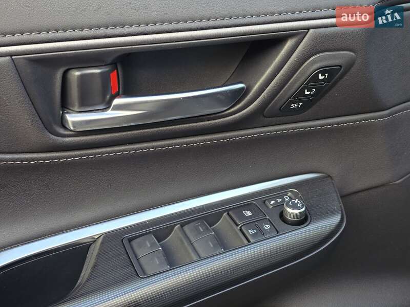 Позашляховик / Кросовер Toyota Venza 2020 в Тернополі