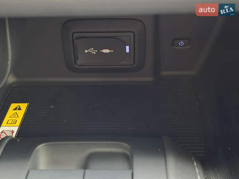 Позашляховик / Кросовер Toyota Venza 2020 в Тернополі