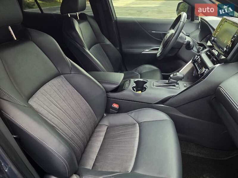 Позашляховик / Кросовер Toyota Venza 2020 в Тернополі