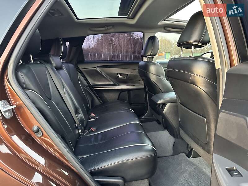 Позашляховик / Кросовер Toyota Venza 2014 в Вінниці