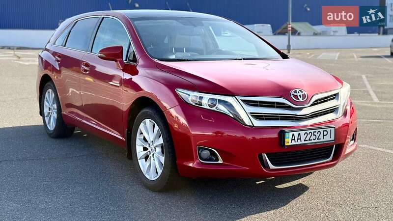 Позашляховик / Кросовер Toyota Venza 2013 в Києві