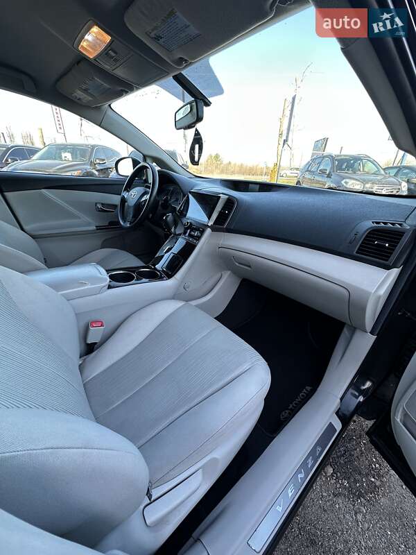 Внедорожник / Кроссовер Toyota Venza 2011 в Белогородке