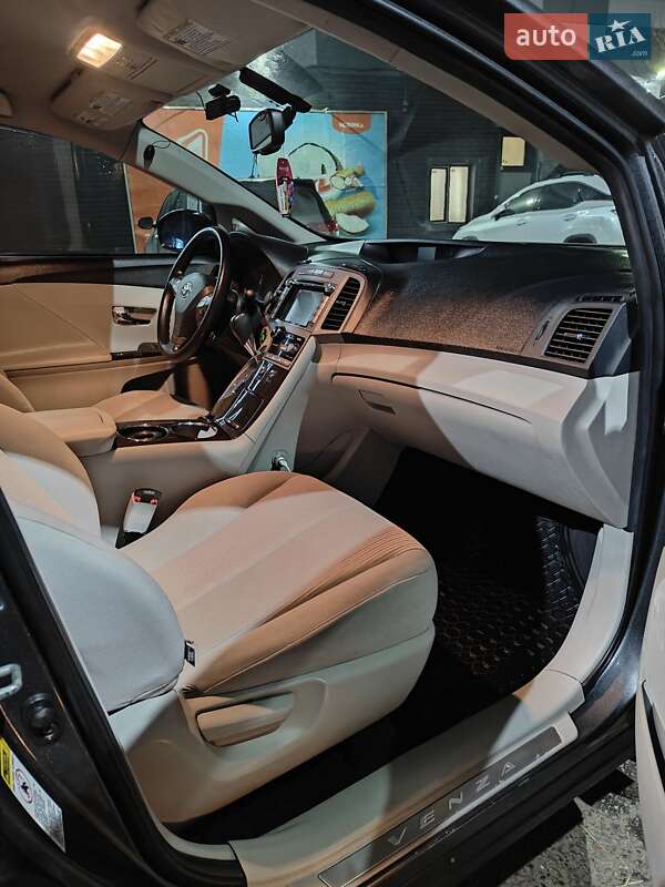 Внедорожник / Кроссовер Toyota Venza 2010 в Одессе