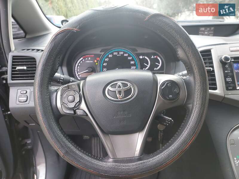 Внедорожник / Кроссовер Toyota Venza 2013 в Петропавловской Борщаговке