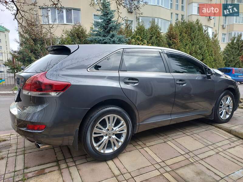 Внедорожник / Кроссовер Toyota Venza 2013 в Петропавловской Борщаговке