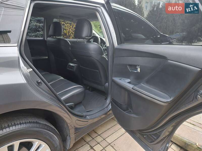 Внедорожник / Кроссовер Toyota Venza 2013 в Петропавловской Борщаговке