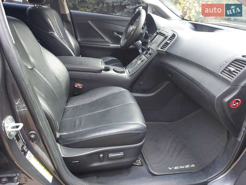 Внедорожник / Кроссовер Toyota Venza 2013 в Петропавловской Борщаговке