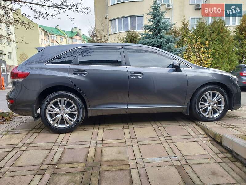 Внедорожник / Кроссовер Toyota Venza 2013 в Петропавловской Борщаговке