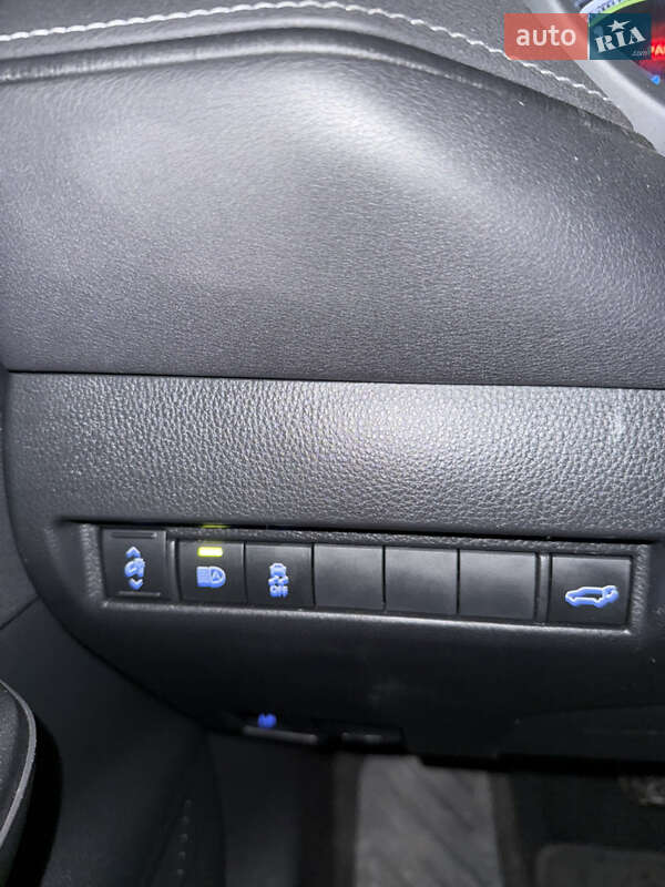 Внедорожник / Кроссовер Toyota Venza 2021 в Калиновке