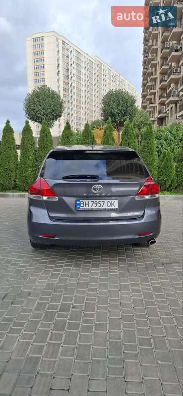 Позашляховик / Кросовер Toyota Venza 2015 в Одесі