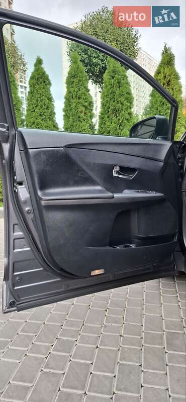 Позашляховик / Кросовер Toyota Venza 2015 в Одесі