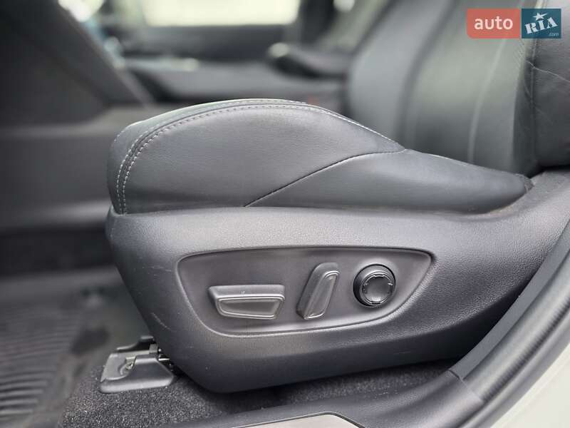 Внедорожник / Кроссовер Toyota Venza 2021 в Одессе