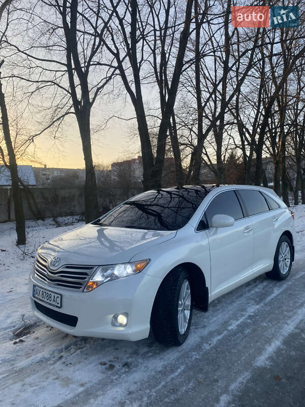 Позашляховик / Кросовер Toyota Venza 2011 в Краснограді