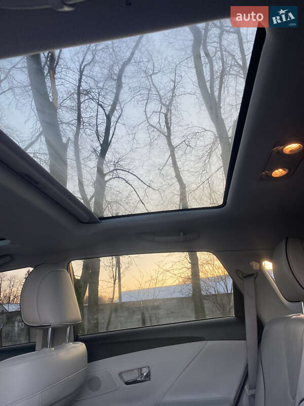 Позашляховик / Кросовер Toyota Venza 2011 в Краснограді