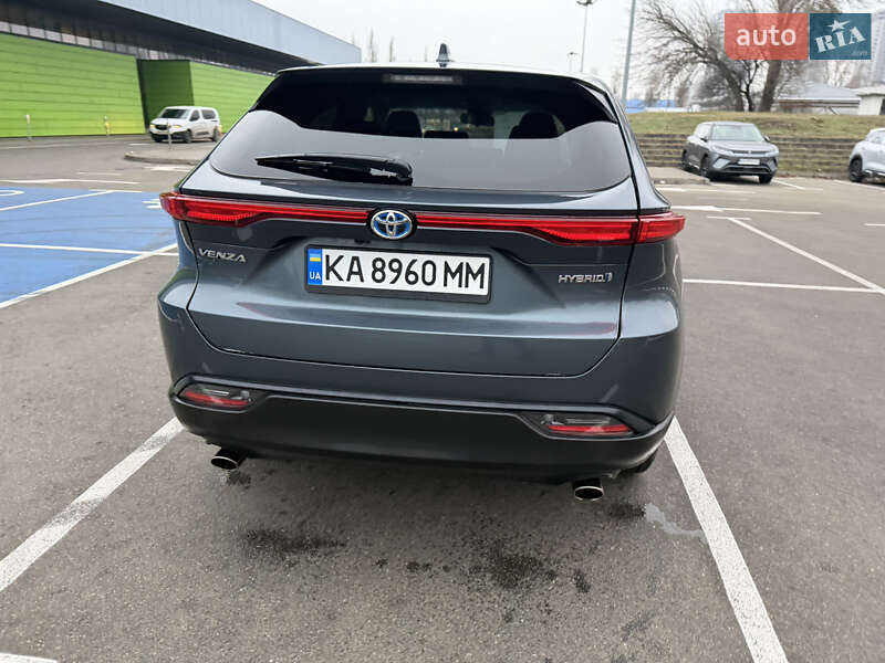 Позашляховик / Кросовер Toyota Venza 2021 в Києві