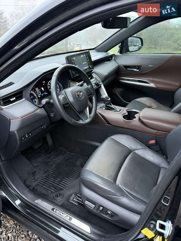 Позашляховик / Кросовер Toyota Venza 2022 в Фастові