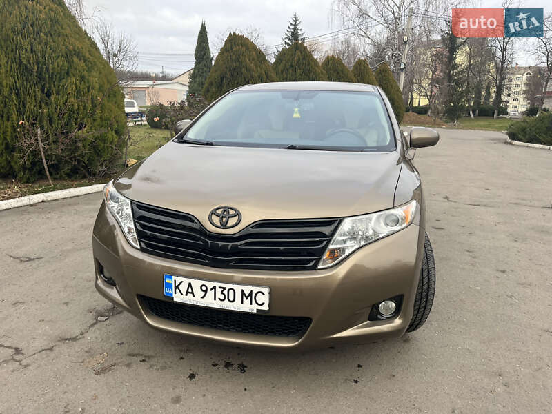 Позашляховик / Кросовер Toyota Venza 2011 в Ладижині