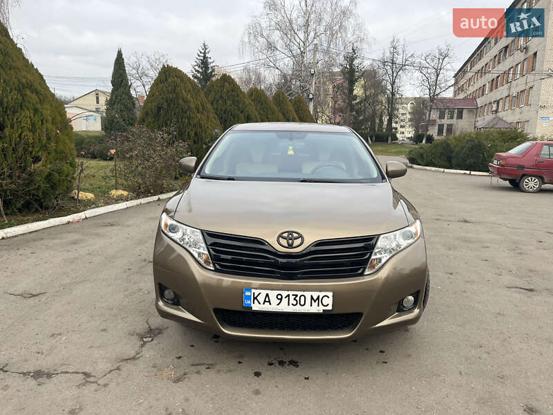 Позашляховик / Кросовер Toyota Venza 2011 в Ладижині