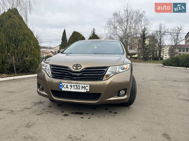 Позашляховик / Кросовер Toyota Venza 2011 в Ладижині