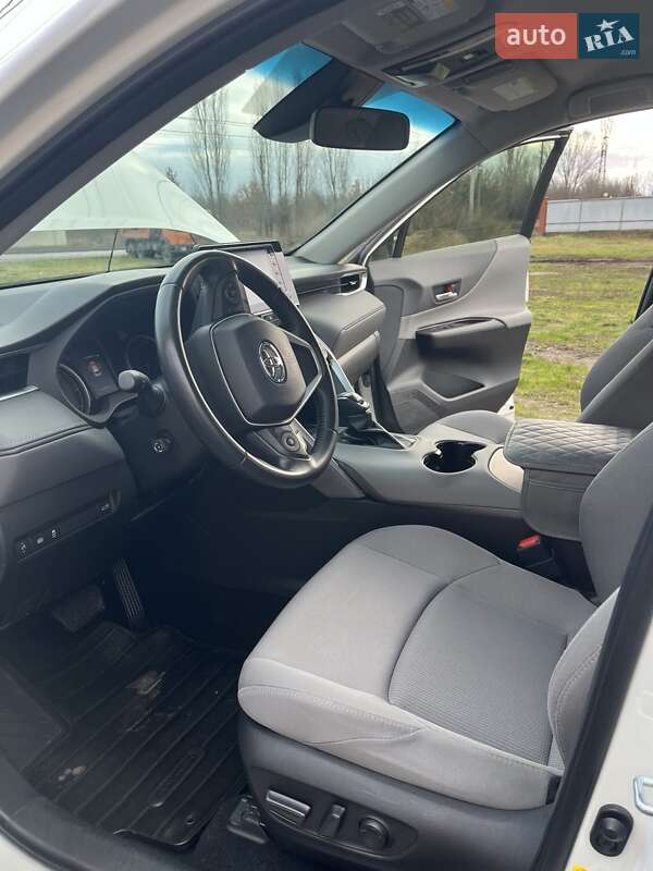 Позашляховик / Кросовер Toyota Venza 2021 в Києві