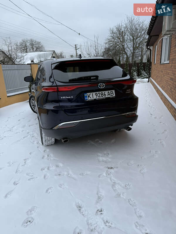 Позашляховик / Кросовер Toyota Venza 2021 в Фастові