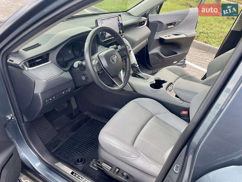 Позашляховик / Кросовер Toyota Venza 2021 в Тульчині