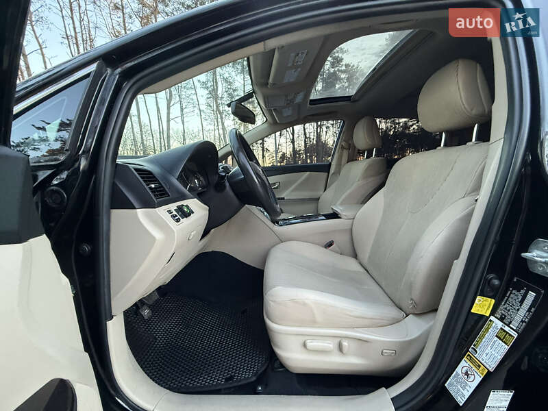 Позашляховик / Кросовер Toyota Venza 2011 в Житомирі