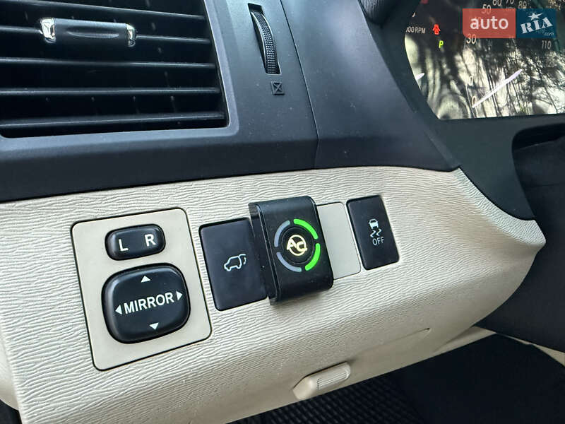 Позашляховик / Кросовер Toyota Venza 2011 в Житомирі