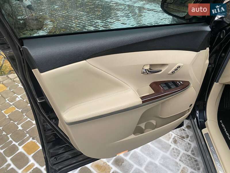 Позашляховик / Кросовер Toyota Venza 2013 в Вінниці