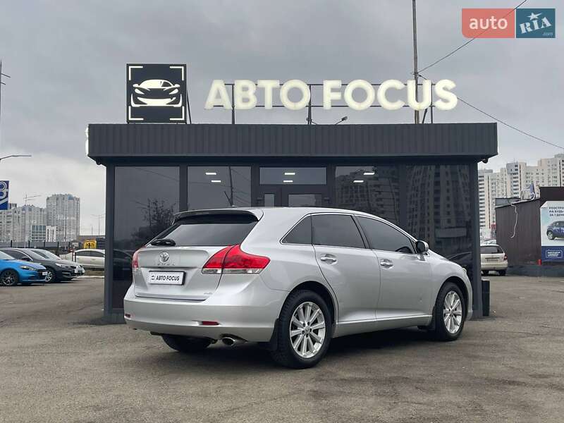 Позашляховик / Кросовер Toyota Venza 2011 в Києві