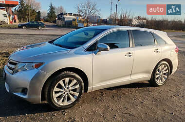 Позашляховик / Кросовер Toyota Venza 2014 в Рівному